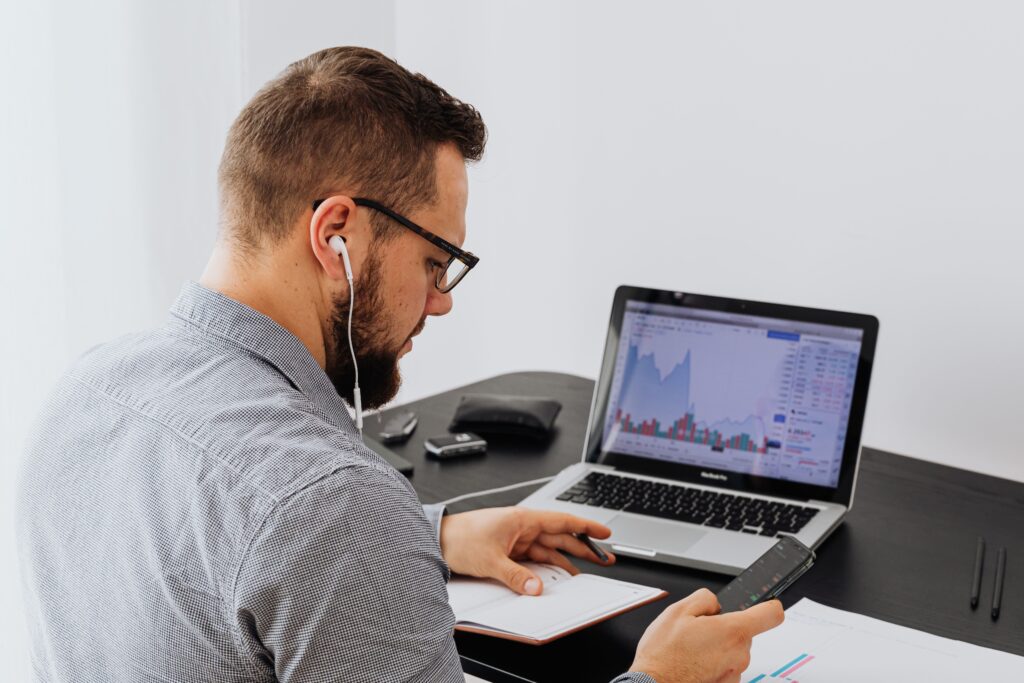 Neurodivergent employees report poorer workplace experiences  